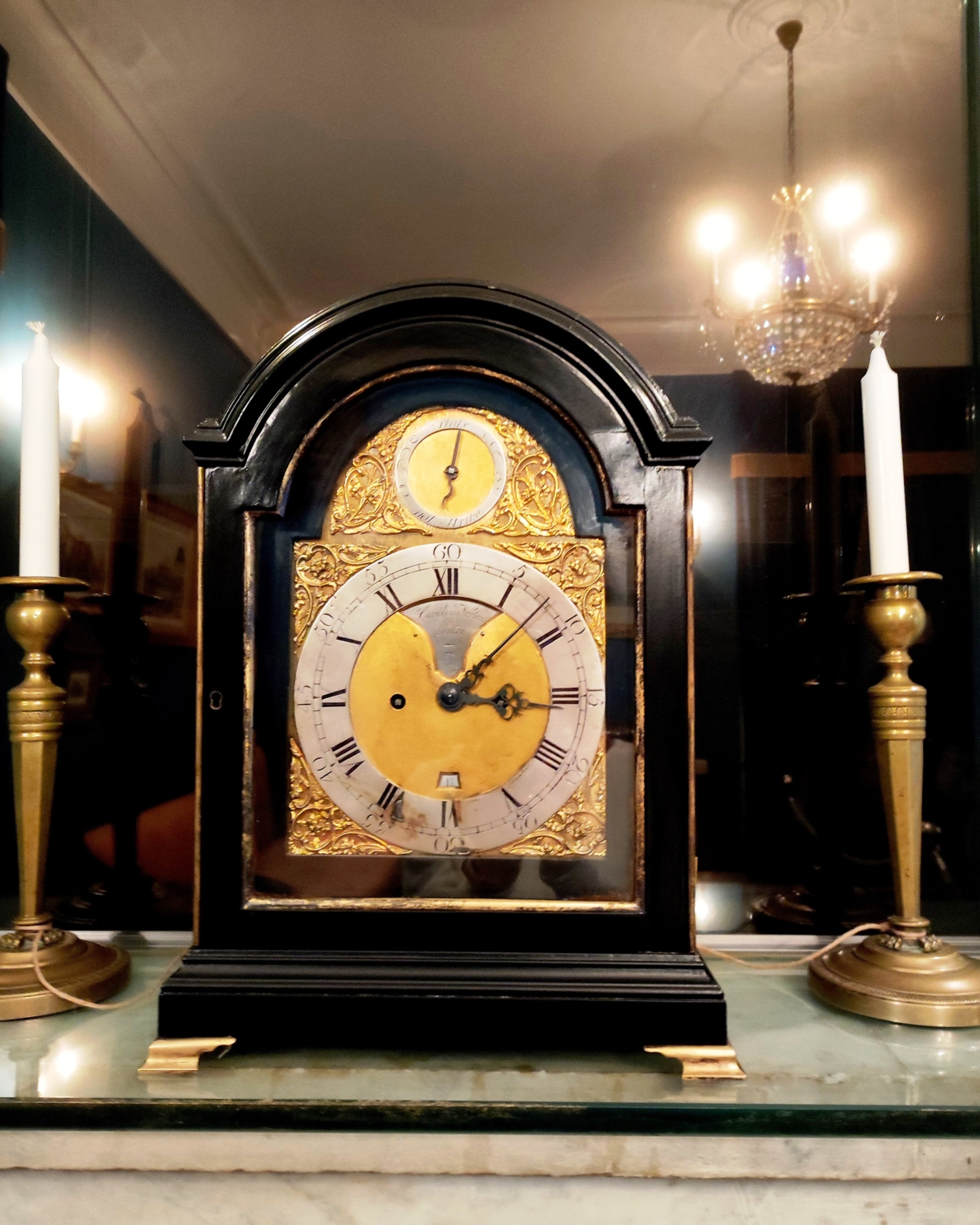 Каминные часы в доме Гоголя