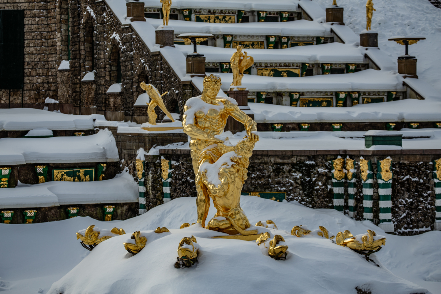 Самсон. Петергоф. Зима