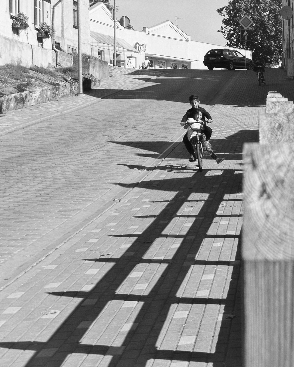 По начертанному