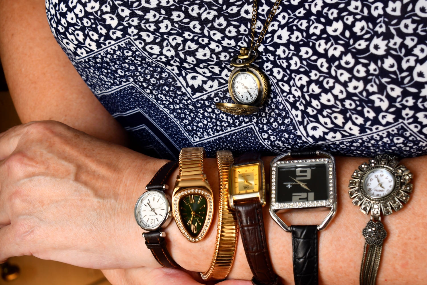 Всё равно опоздает