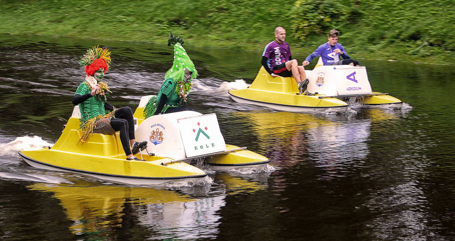 Наперегонки