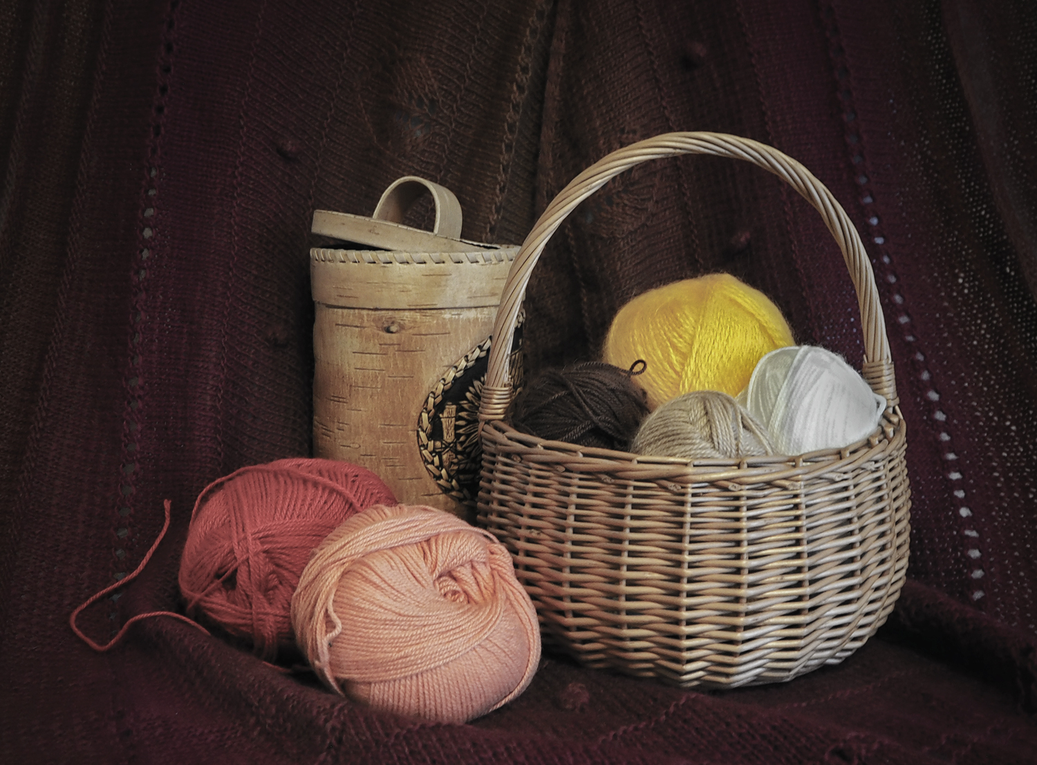 Разноцветные клубочки