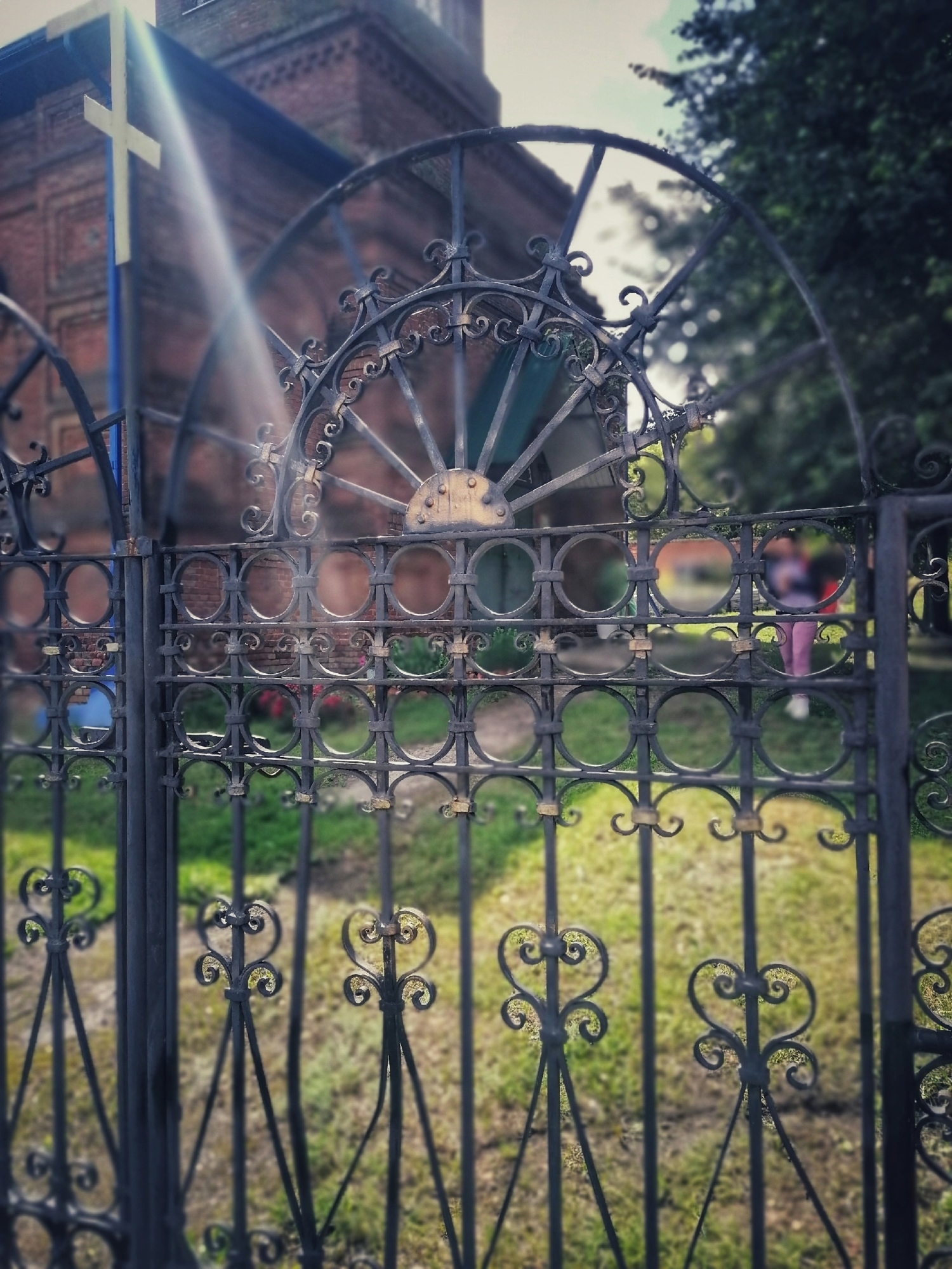 Луч божественный прямо с небес