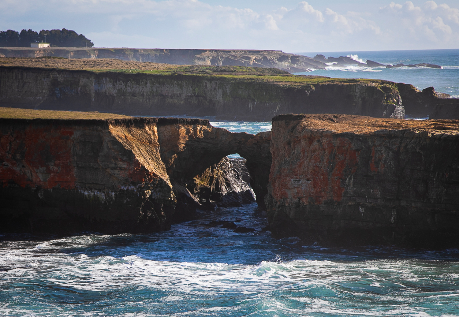 Дырка в скале