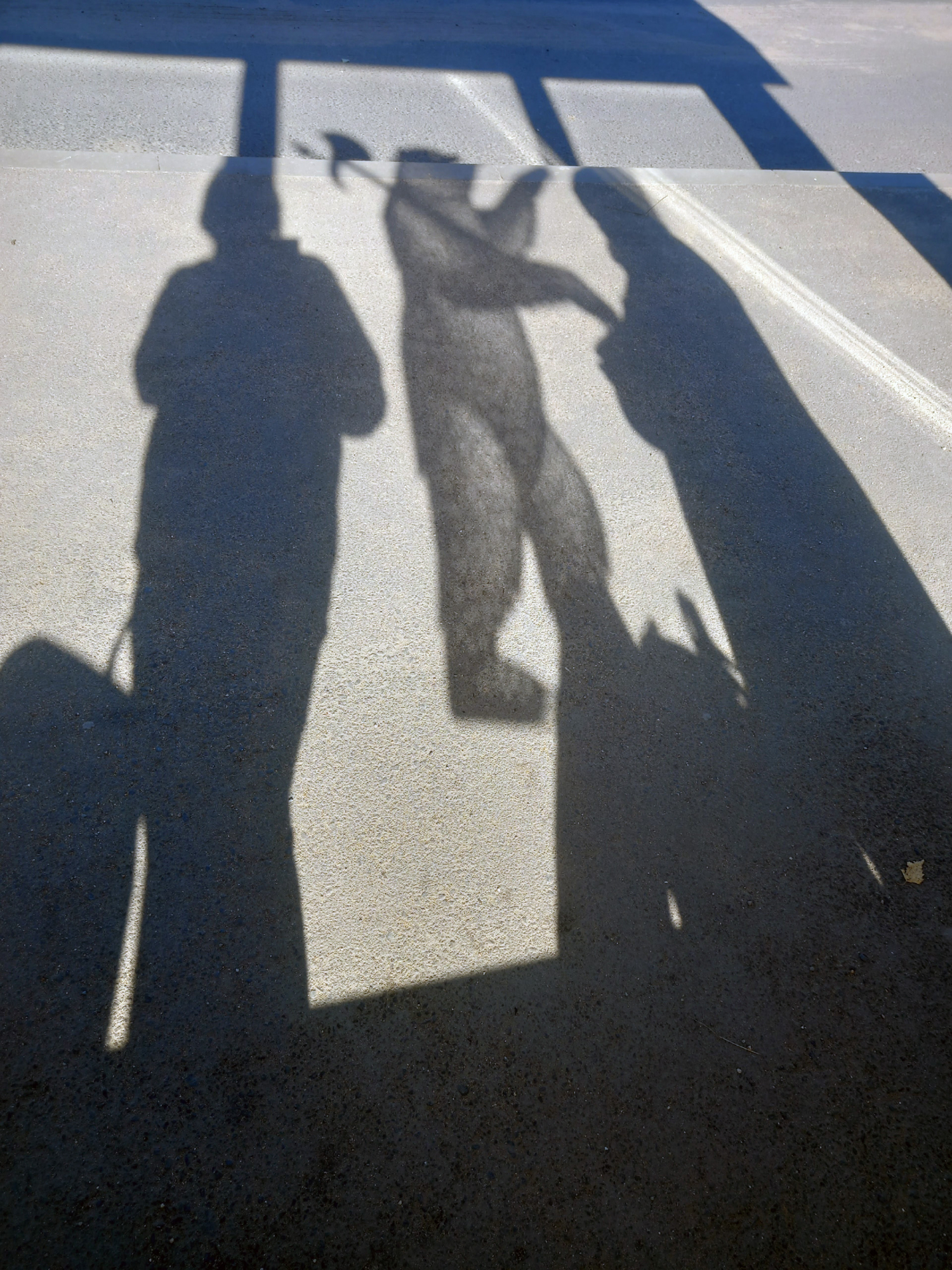 Автопортрет с медведем и старушкой