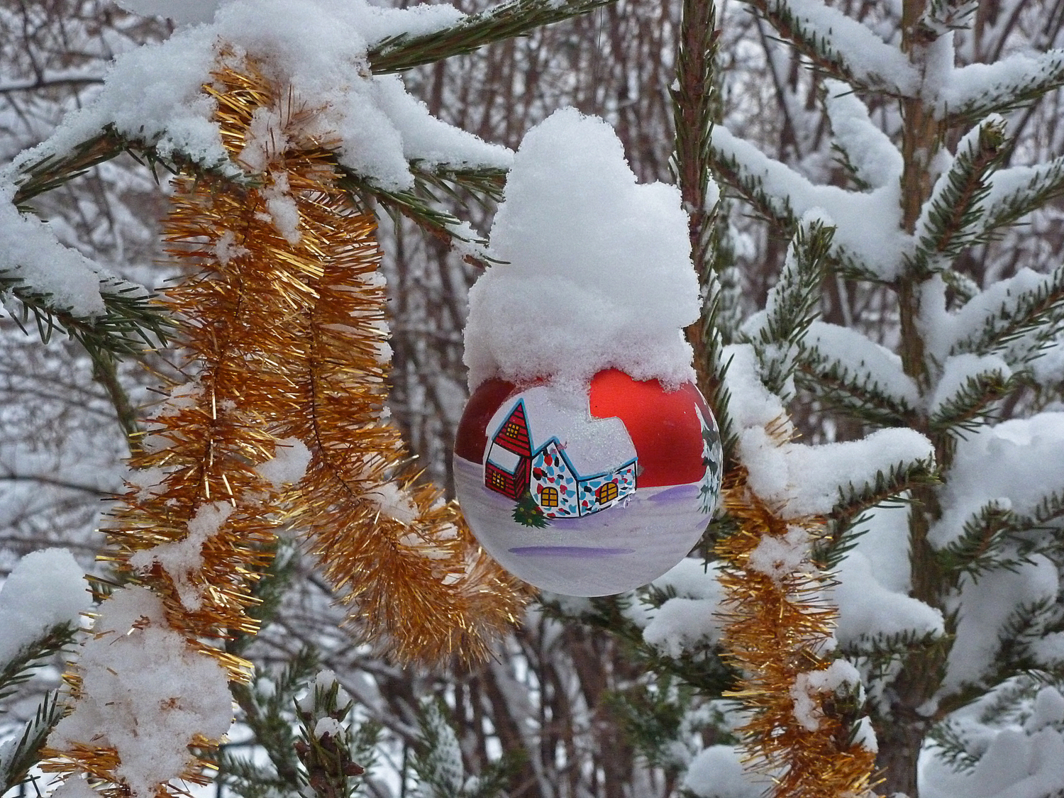 Новогодний снег