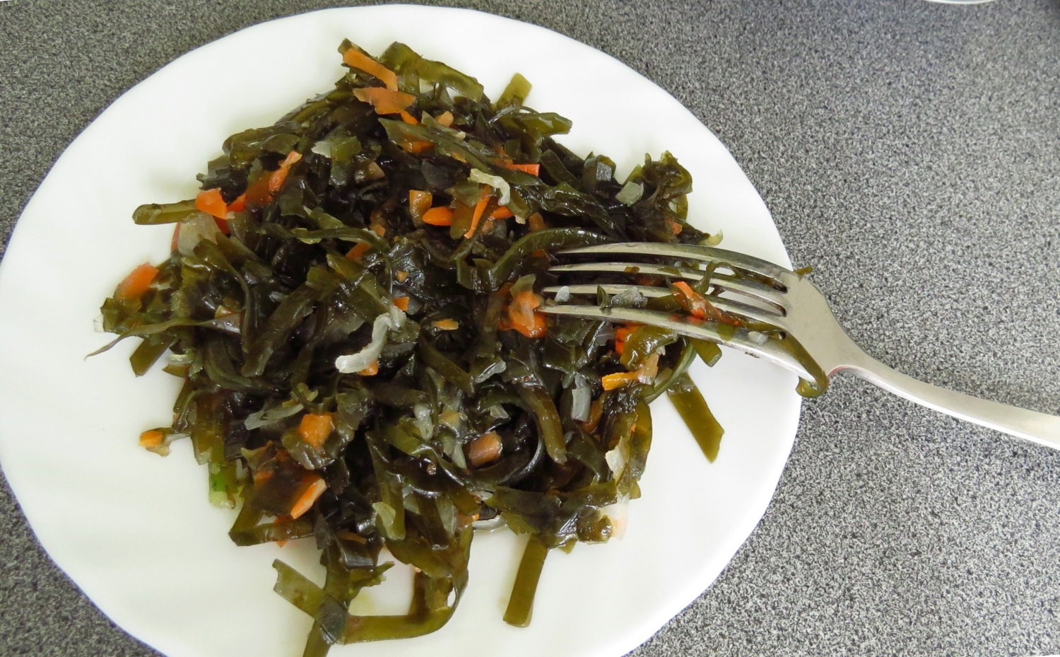 Салат из морской капусты