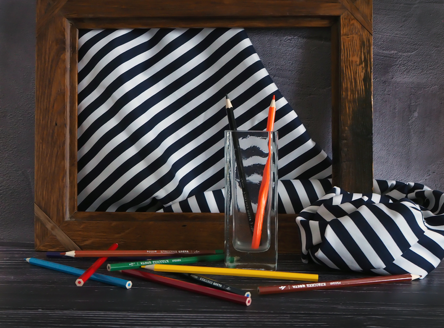 Натюрморт с карандашами