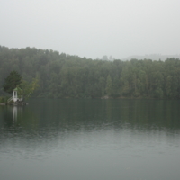 Озеро в лёгком тумане