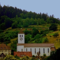 Маленькая церковь в горах Шварцвальда.