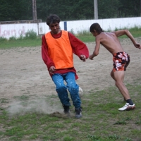 В  нашем  дворе.