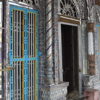 Двери в храм Джайнов. Калькутта.