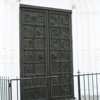 дверь в храм