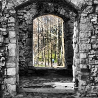 Окна старого замка