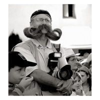 И ус торчком, и глаз горит! 