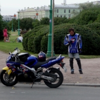 Мотоциклист и его верный друг