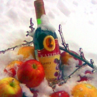 натюрморт - яблоки на снегу
