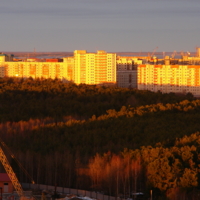 Весенний город на закате