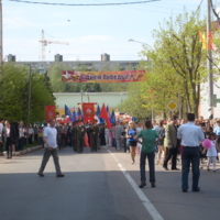 К  "Вечному огню" всем городом