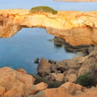 Каменный мост созданный морем