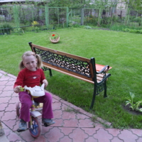 Юная дачница и велосипедистка