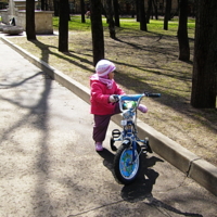 Велосипедистка