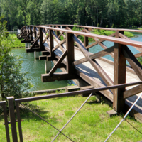 Деревянный мостик