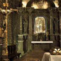Храм в соляной пещере 