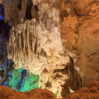 Пещера в бухте Халонг