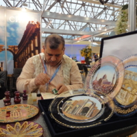 Главный по тарелочкам))))