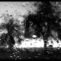 Дождь...Сижу в машине...