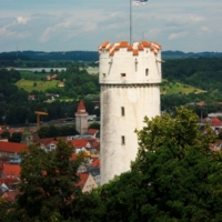 башня над городом