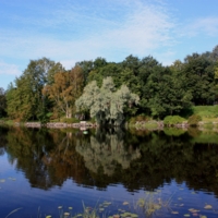 На берегу реки Вуоксы.