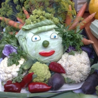 На ярмарке.