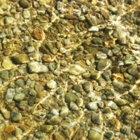 камни в холодной воде