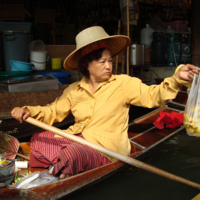 Купите сладкие бананы.