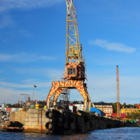 Подъемный кран-жираф.