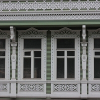Окна с кружевами.