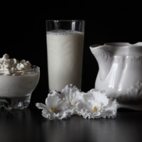 Белое на черном.