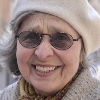 Пожилой весёлый человек