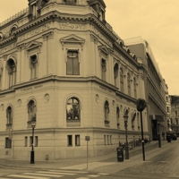 Безлюдный перекрёсток.