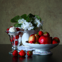 Пломбир с клубникой.