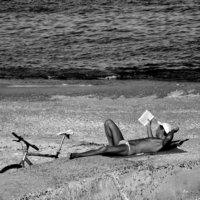 Пара строк на фоне моря