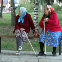 Бабушки, старушки.