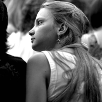 Незнакомая девушка