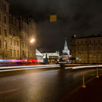 Перекресток в свете фар