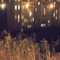 Отражение огней ночного города