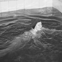 Из парной в бассейн!