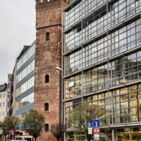 А кругом вырос город...