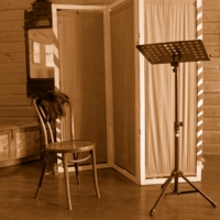 Любите вы театр так ...